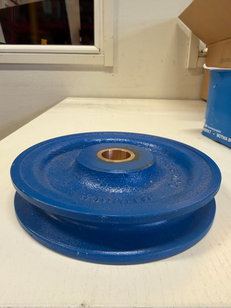 Ladda bild i galleriet, 61) De Ruiter Staalkabel BV Linhjul för lina 13-14mm Visningsexemplar NU: 1995:-
