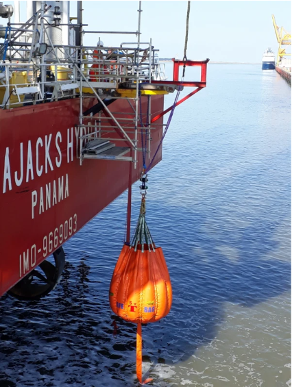 Ladda bild i galleriet, Safe T Made Vattensäck för marin provbelastning WLL 5T.
